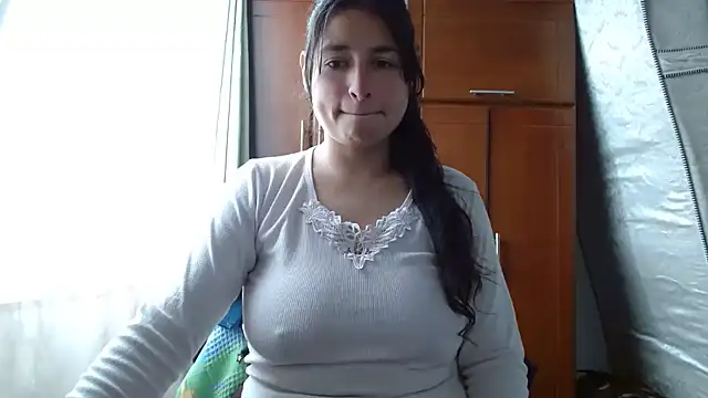 Snapshot of Escarcha-blue chatting on May 2026 06:59:01 PM Escarcha-blue online show from May 2026 06:59:01 PM