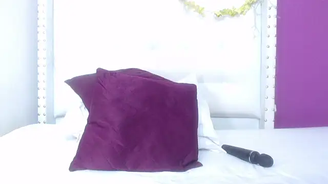 Snapshot of naughty_teen18 chatting on March 2025 04:52:02 PM naughty teen18 online show from March 2025 04:52:02 PM