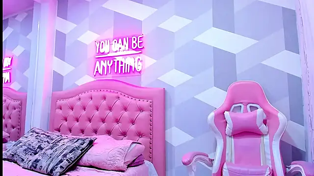 Gianna Watson online show from March 2025 04:14:01 PM