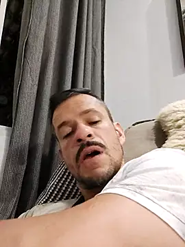 juniortche1313 online show from October 2025 01:42:02 AM