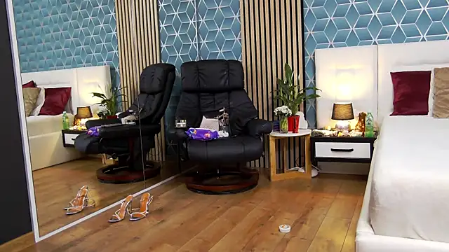 zoeylarkens online show from February 2025 03:16:01 PM