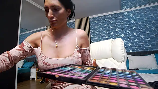 zoeylarkens online show from November 2025 07:35:01 PM