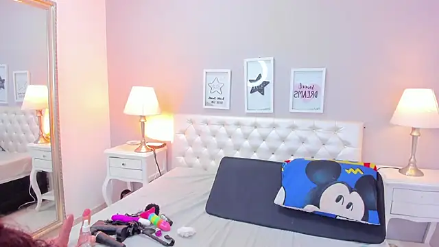 megan loviitz online show from October 2025 12:39:02 PM