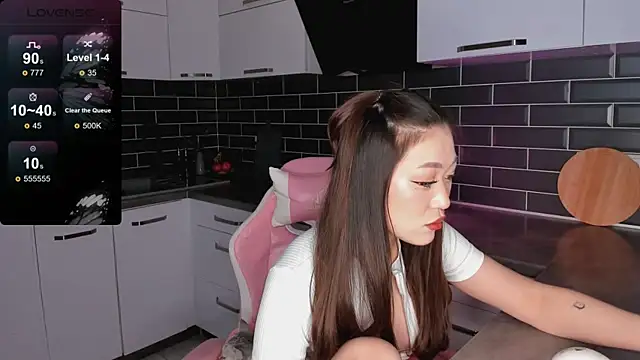 ShaiyaMinn3 online show from March 2026 06:25:01 PM