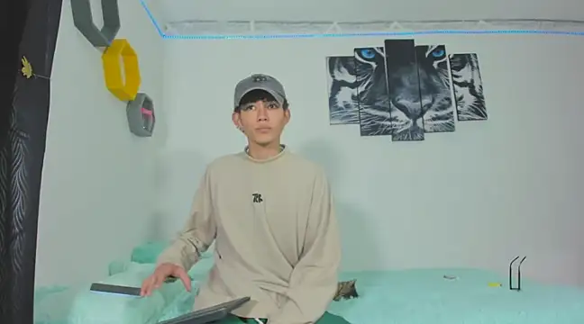 Maxxi hot23 online show from March 2025 07:02:01 PM