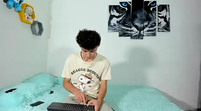 Maxxi hot23 online show from March 2025 03:02:02 PM