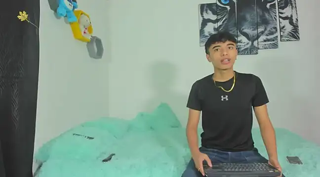 Maxxi hot23 online show from March 2025 12:31:02 PM