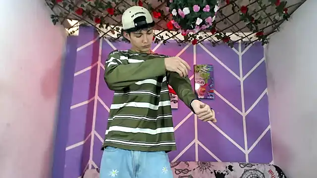 Maxxi hot23 online show from September 2025 07:24:02 PM