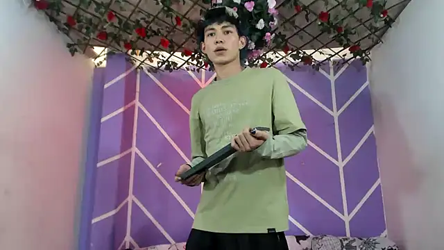 Maxxi hot23 online show from September 2025 07:24:02 PM