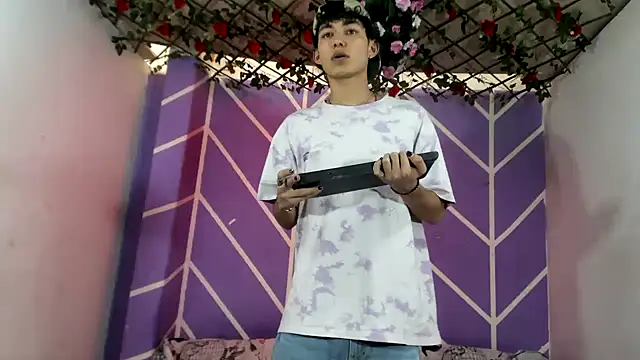 Maxxi hot23 online show from September 2025 07:15:01 PM