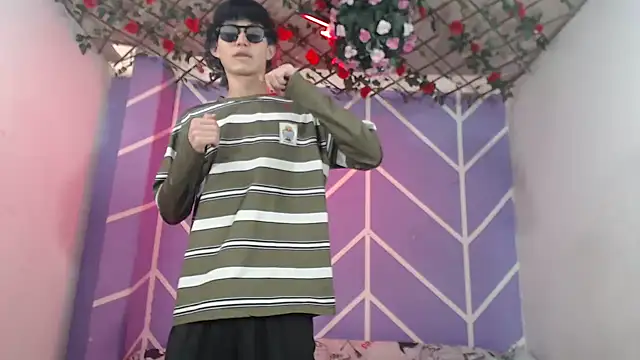 Maxxi hot23 online show from October 2025 07:25:02 PM