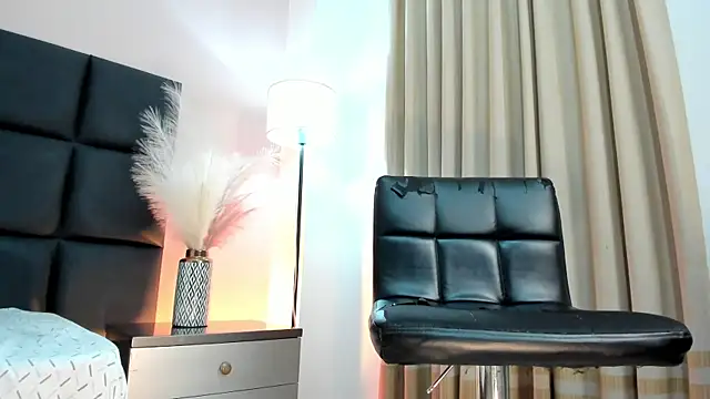 Snapshot of SeleneLujan chatting on January 2026 11:58:02 AM SeleneLujan online show from January 2026 11:58:02 AM