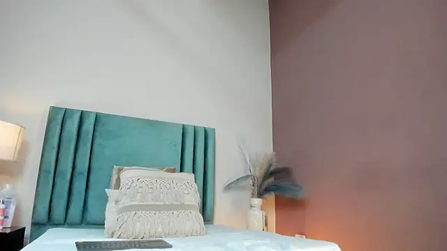 Snapshot of SeleneLujan chatting on February 2026 11:59:01 AM SeleneLujan online show from February 2026 11:59:01 AM