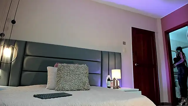 Snapshot of SeleneLujan chatting on February 2026 11:48:02 AM SeleneLujan online show from February 2026 11:48:02 AM