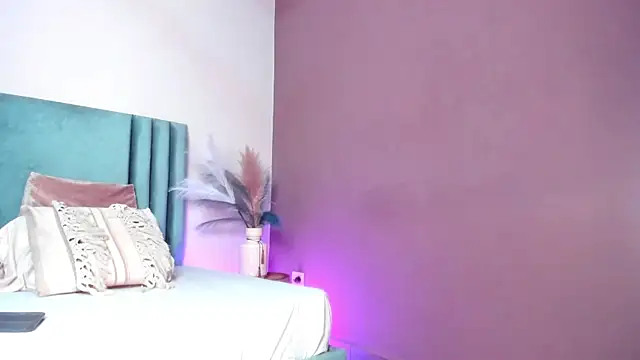 Snapshot of SeleneLujan chatting on February 2026 12:34:01 PM SeleneLujan online show from February 2026 12:34:01 PM