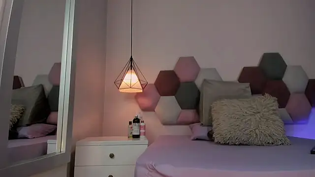 Snapshot of SeleneLujan chatting on February 2026 02:15:01 PM SeleneLujan online show from February 2026 02:15:01 PM