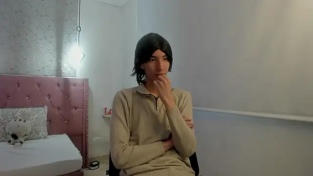 loverisu-coral online show from February 2026 09:11:01 PM