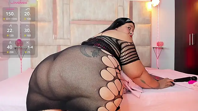 LunaaSweett online show from March 2025 08:20:02 PM