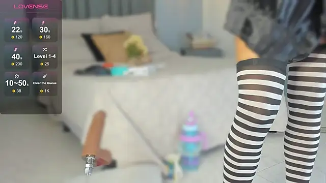 Sienna miller 27 online show from September 2025 11:43:01 AM