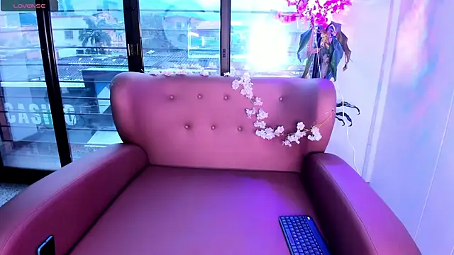 Mitsu Kawii online show from November 2025 09:03:01 PM