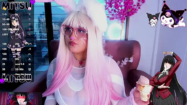 Mitsu Kawii online show from November 2025 09:48:02 PM