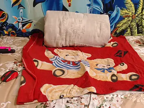 ChocolateClit online show from October 2025 04:37:01 PM