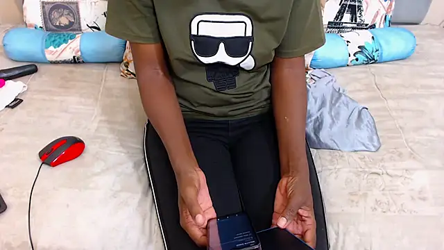 ChocolateClit online show from January 2026 05:06:02 PM