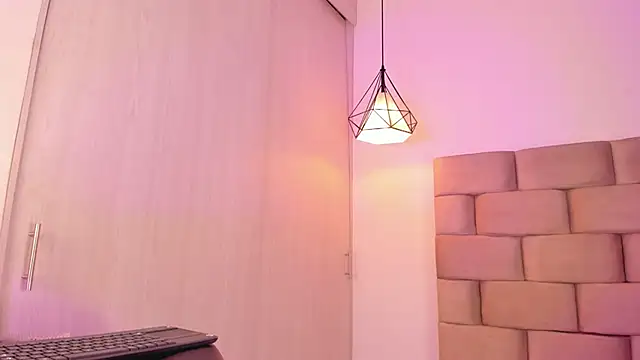 valeria monsalve online show from March 2025 05:52:01 AM