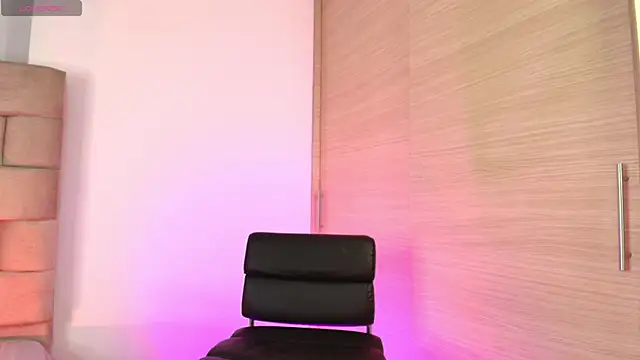 valeria monsalve online show from November 2025 05:31:02 AM