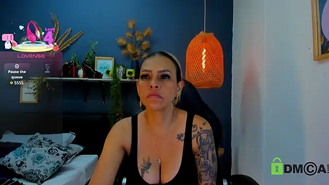 Snapshot of yessila_parker chatting on April 2026 08:45:01 AM yessila parker online show from April 2026 08:45:01 AM