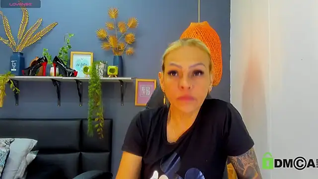 Snapshot of yessila_parker chatting on May 2026 08:41:01 AM yessila parker online show from May 2026 08:41:01 AM