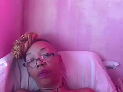 Snapshot of Ladyzee25 chatting on June 2026 11:45:02 AM Ladyzee25 online show from June 2026 11:45:02 AM