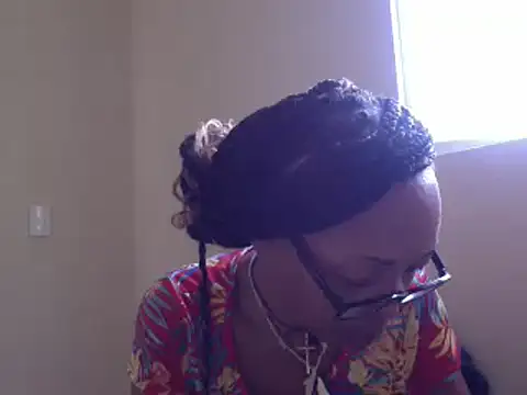 Snapshot of Ladyzee25 chatting on July 2026 07:39:01 PM Ladyzee25 online show from July 2026 07:39:01 PM
