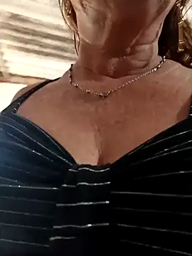 Snapshot of Sexy-Woman-Mature chatting on October 2025 01:21:01 PM Sexy-Woman-Mature online show from October 2025 01:21:01 PM