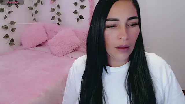 Snapshot of luna_lgomez_ chatting on March 2025 10:34:02 AM luna lgomez  online show from March 2025 10:34:02 AM