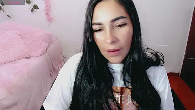 Snapshot of luna_lgomez_ chatting on March 2025 11:25:02 AM luna lgomez  online show from March 2025 11:25:02 AM