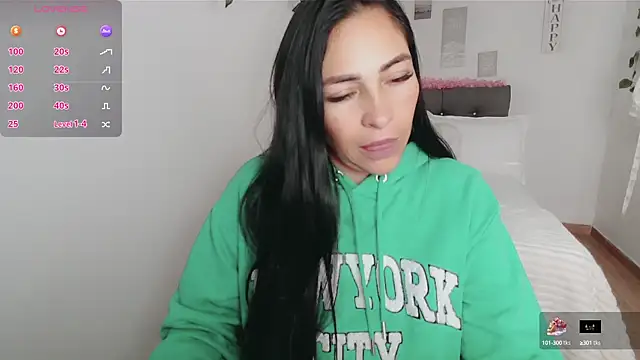 Snapshot of luna_lgomez_ chatting on September 2025 03:36:01 PM luna lgomez  online show from September 2025 03:36:01 PM