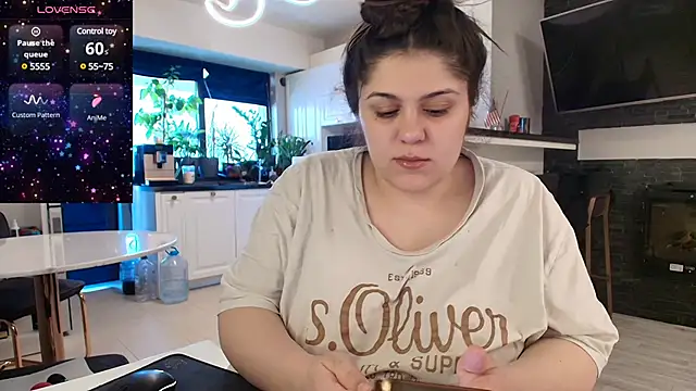 Snapshot of Layla- chatting on February 2025 09:53:02 AM Layla- online show from February 2025 09:53:02 AM