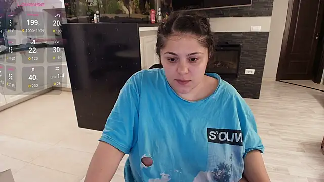 Snapshot of Layla- chatting on September 2025 09:53:02 AM Layla- online show from September 2025 09:53:02 AM