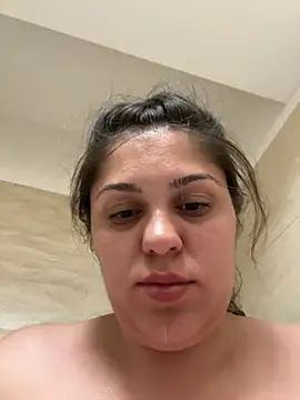 Snapshot of Layla- chatting on September 2025 10:04:01 PM Layla- online show from September 2025 10:04:01 PM