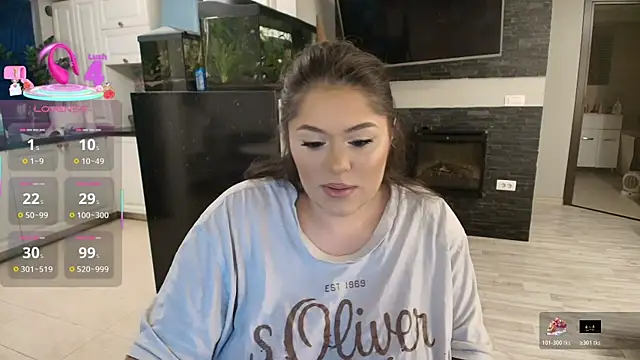 Snapshot of Layla- chatting on November 2025 11:10:01 AM Layla- online show from November 2025 11:10:01 AM