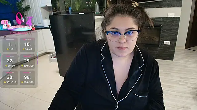 Snapshot of Layla- chatting on November 2025 10:25:02 AM Layla- online show from November 2025 10:25:02 AM