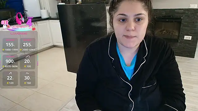 Snapshot of Layla- chatting on January 2026 01:06:02 PM Layla- online show from January 2026 01:06:02 PM