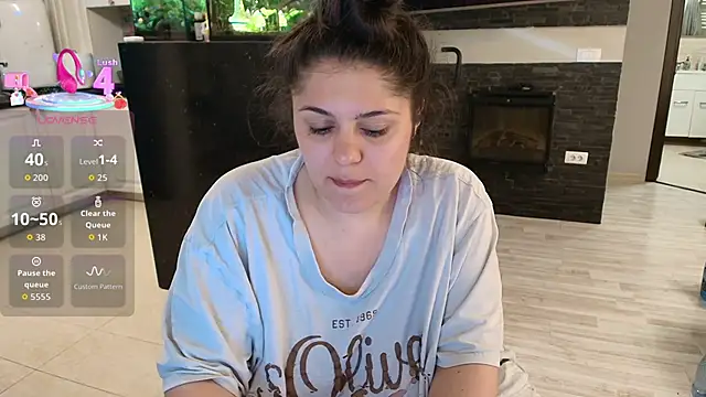 Snapshot of Layla- chatting on April 2026 10:24:01 AM Layla- online show from April 2026 10:24:01 AM