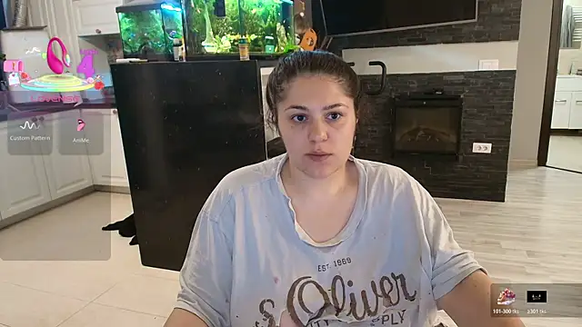Snapshot of Layla- chatting on May 2026 12:37:02 PM Layla- online show from May 2026 12:37:02 PM