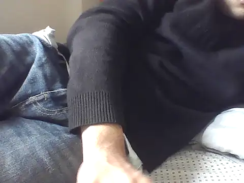Snapshot of yeezy2819 chatting on June 2026 07:11:01 PM yeezy2819 online show from June 2026 07:11:01 PM