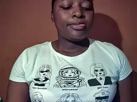 sexyhips2001 online show from October 2025 05:36:02 PM