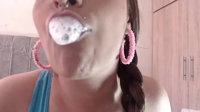 nicollewayne10 online show from April 2026 08:55:01 PM