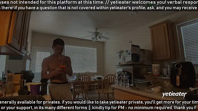 Snapshot of yetieater chatting on April 2026 04:12:02 PM yetieater online show from April 2026 04:12:02 PM