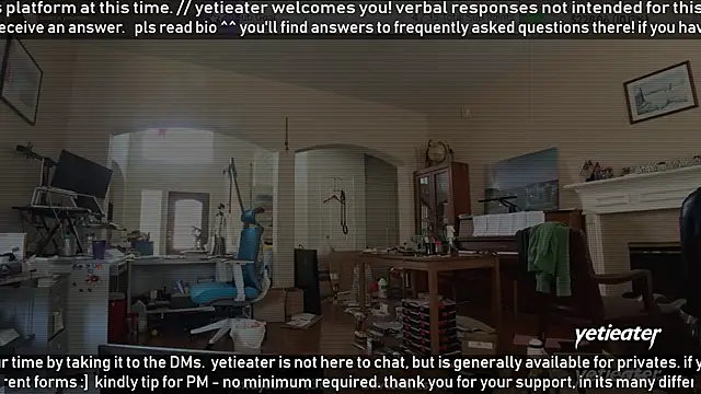 Snapshot of yetieater chatting on May 2026 02:45:01 PM yetieater online show from May 2026 02:45:01 PM